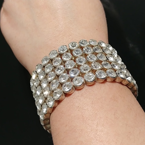 Rhinestone bangle cuff bracelet & FREE EARRINGS set - Picture 5 of 6